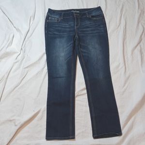 MAURICES STRAIGHT LEG JEANS WOMENS 9 / 10 SHORT LOW RISE LIKE NEW! STRETCH DENIM